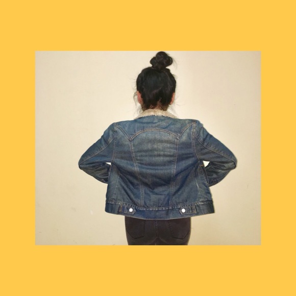 🥏 DENIM JACKET🥏 - Picture 2 of 4